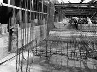 848488 Afbeelding van de aanleg van de schutkolk in de nieuwe Proosdijersluis in de Winkel aan de noordzijde van de ...